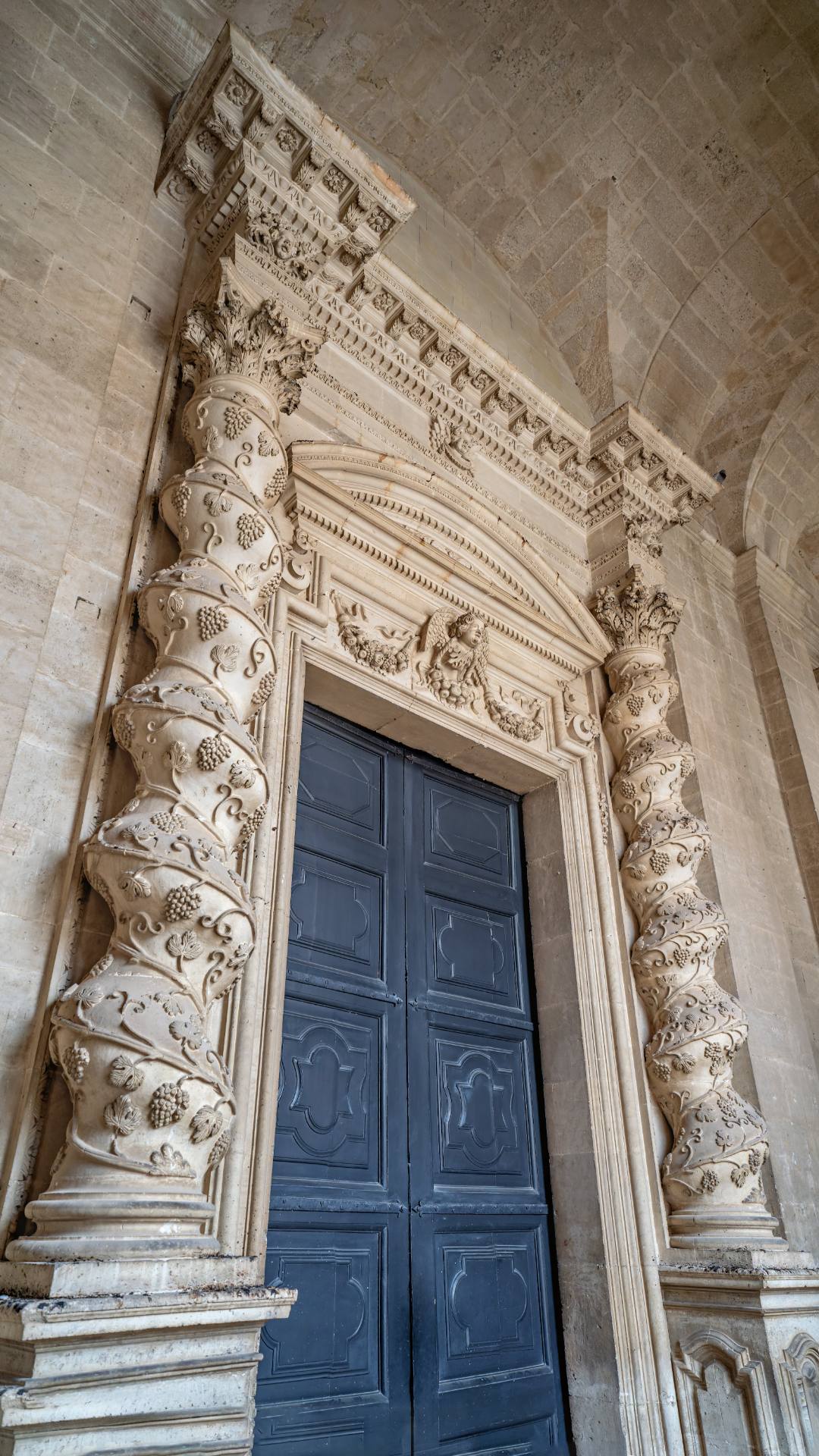 Portal im Innern der Kathedrale